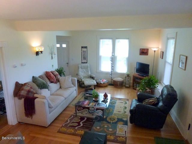 46 Stratton Road Williamstown, MA 01267 - Photo 18 of 21 Living Room.view2