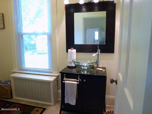 46 Stratton Road Williamstown, MA 01267 - Photo 4 of 21 Bath1