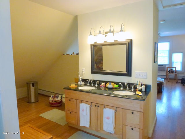 46 Stratton Road Williamstown, MA 01267 - Photo 6 of 21 Bath2