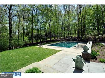 809 Maple Glen Lane Wayne, PA 19087 - Photo 2 of 12 Exterior Back