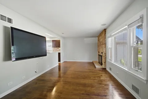 $300,000 | 1522 North Hillside Avenue, Berkeley, IL 60163