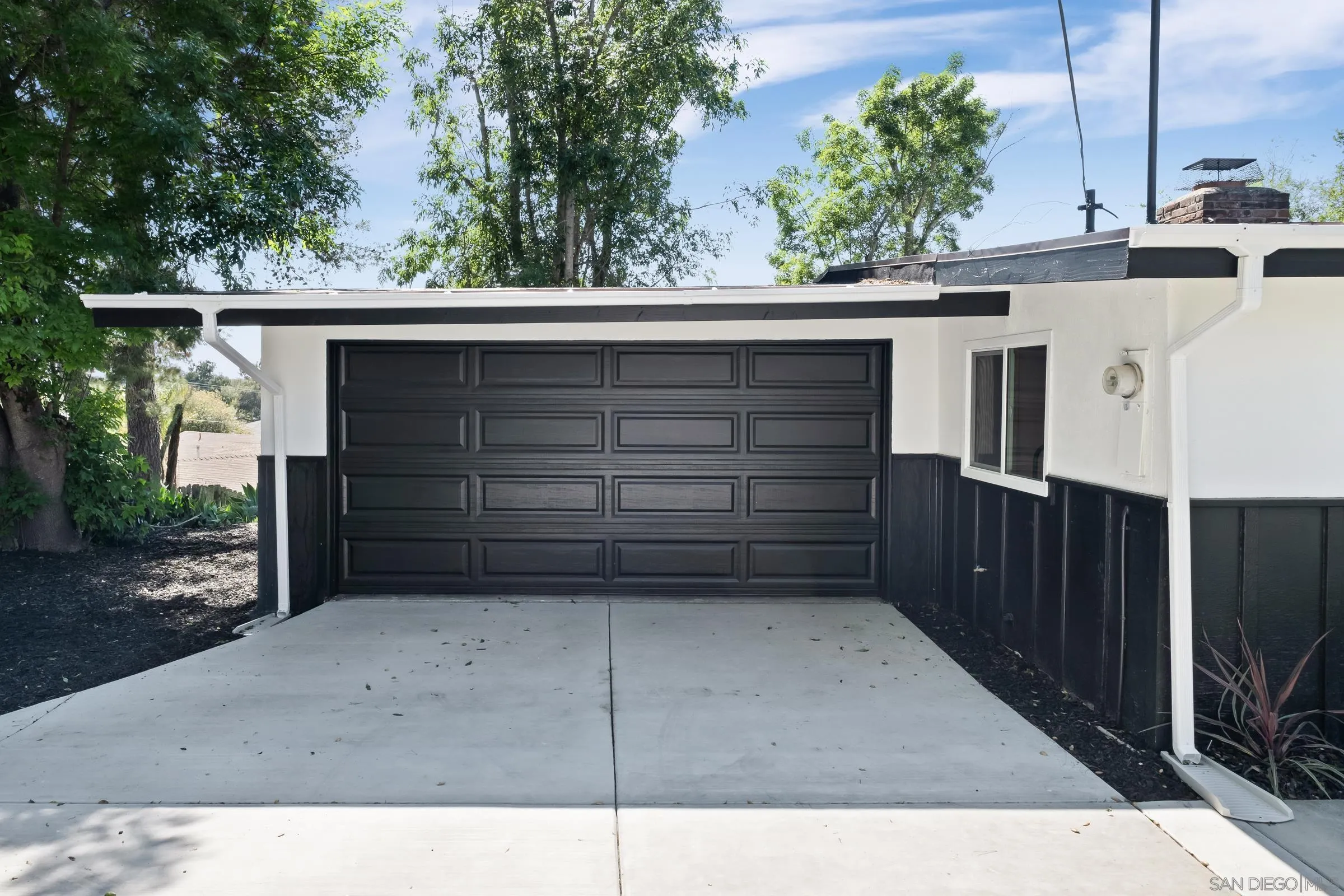 557 Sunset Drive Vista, CA 92081 - Photo 33 of 36 a view of backyard with cabin