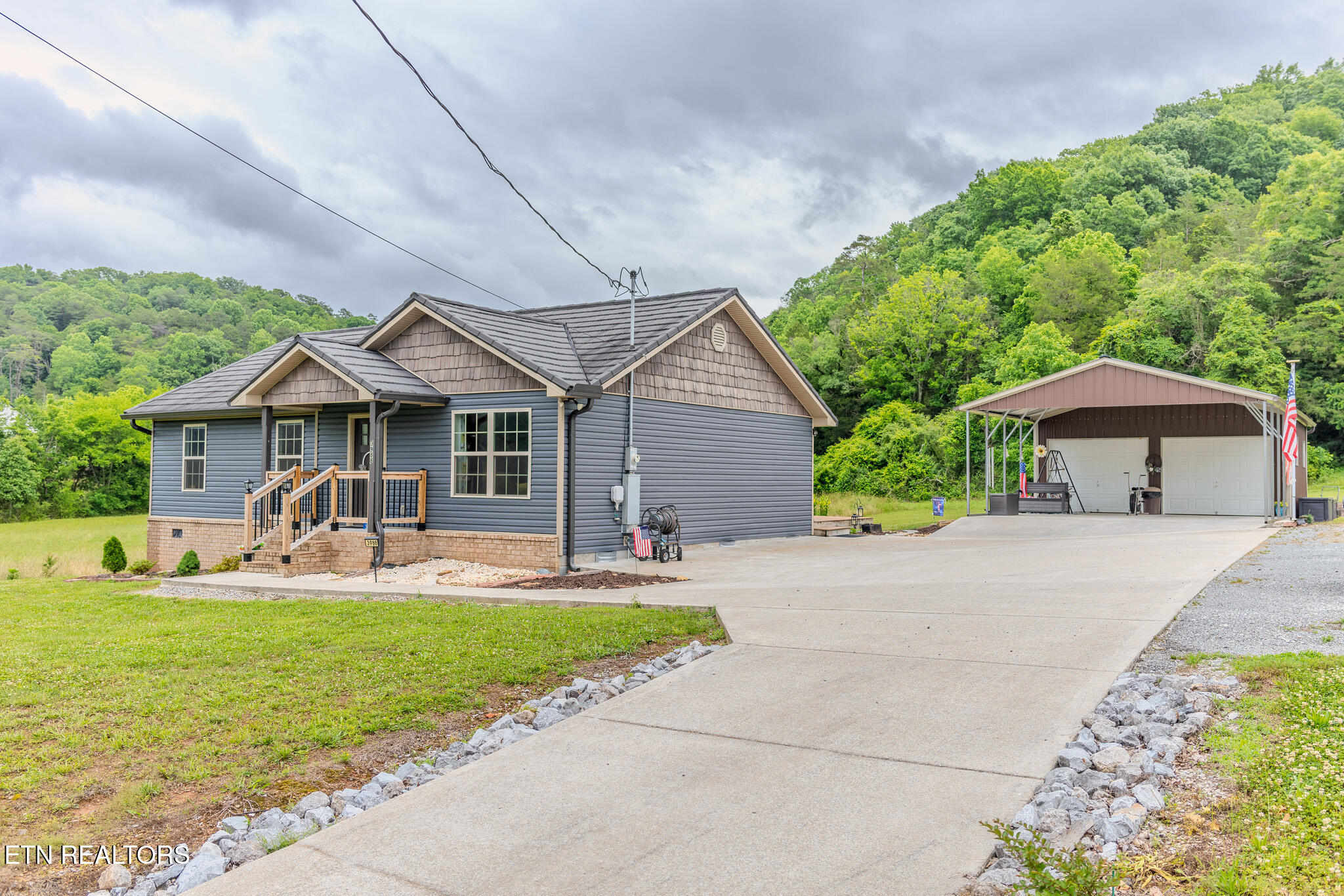 3988 Dutch Valley Road Clinton, TN 37716 - Photo 2 of 22 Angle View
