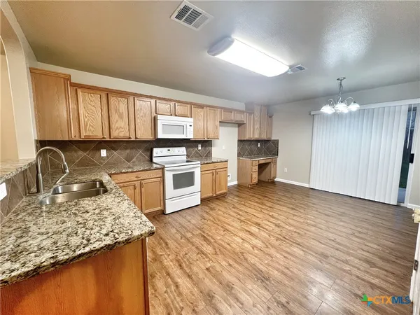 $2,175 | 364 Starling Creek, New Braunfels, TX 78130