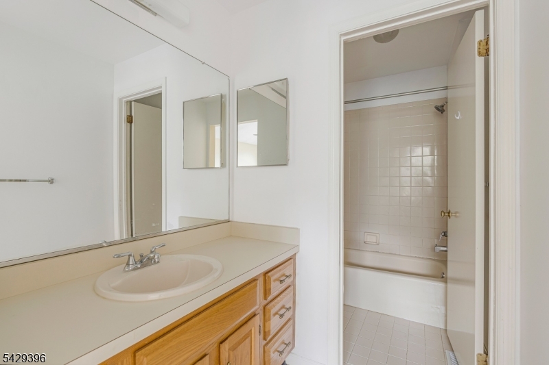 44 Spruce Court Bedminster, NJ 07921 - Photo 22 of 32