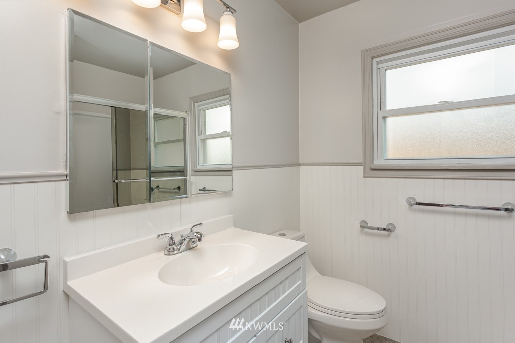 504 Southwest Langston Place Renton, WA 98057 - Photo 20 of 35
