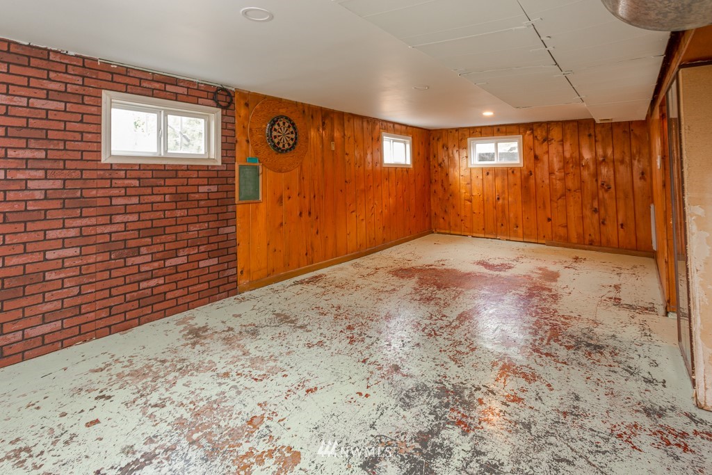 504 Southwest Langston Place Renton, WA 98057 - Photo 23 of 35