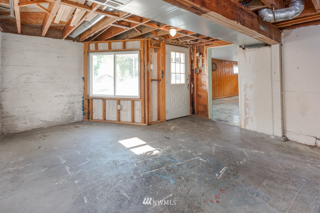 504 Southwest Langston Place Renton, WA 98057 - Photo 27 of 35
