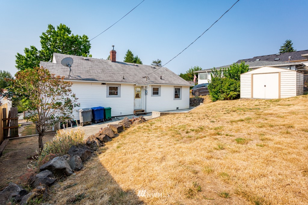 504 Southwest Langston Place Renton, WA 98057 - Photo 34 of 35