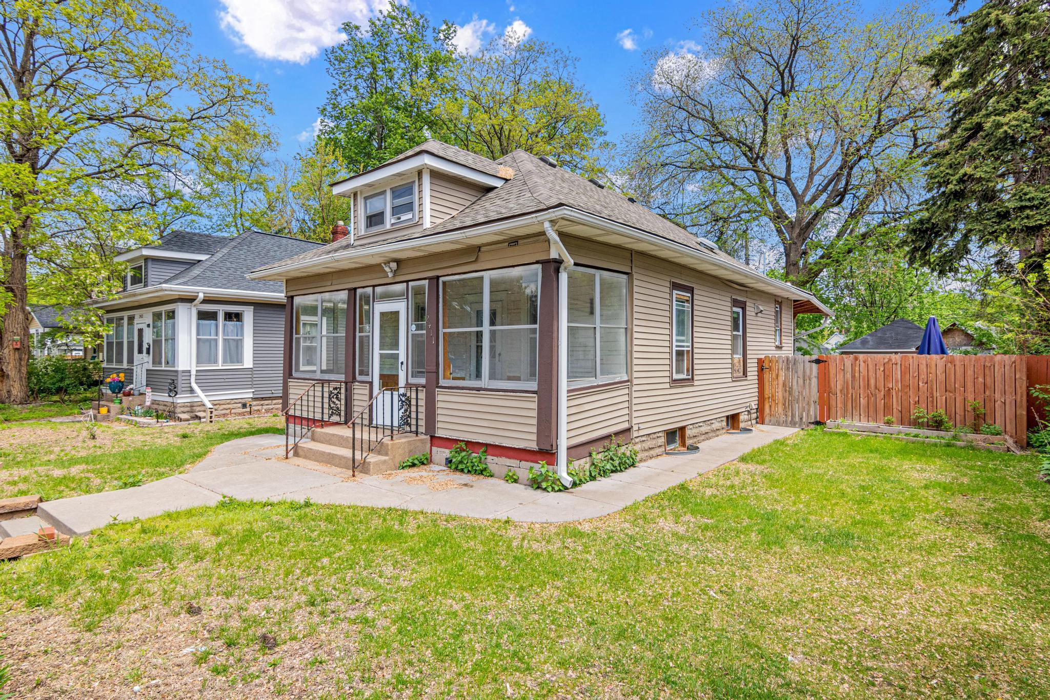 2411 Northeast Madison Street Minneapolis, MN 55418 - Photo 13 of 31
