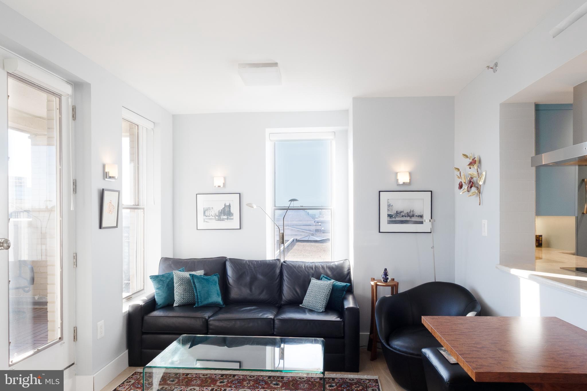 601 Pennsylvania Avenue Northwest, Unit 1407 Washington, DC 20004 - Photo 3 of 20