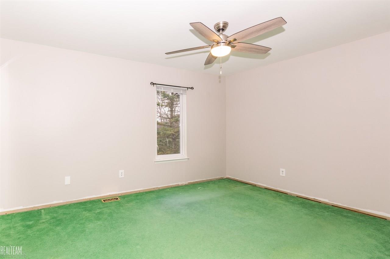 36197 Fredericksburg Road Farmington Hills, MI 48331 - Photo 27 of 40