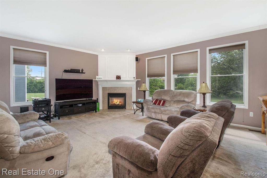 20877 Gill Road Farmington Hills, MI 48335 - Photo 8 of 32