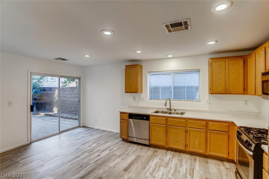 11142 Ranch Valley Street Las Vegas, NV 89179 - Photo 12 of 50