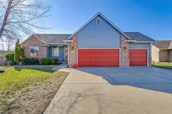 $299,900 | 2101 East Brookstone Street, Derby, KS 67037