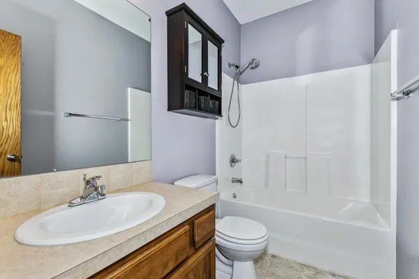 $299,900 | 2101 East Brookstone Street, Derby, KS 67037