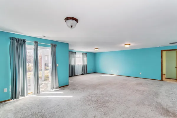 $299,900 | 2101 East Brookstone Street, Derby, KS 67037