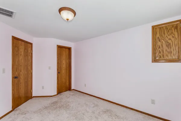 $299,900 | 2101 East Brookstone Street, Derby, KS 67037