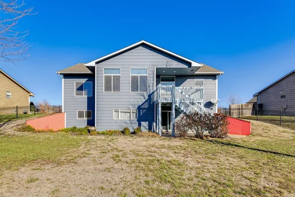 $299,900 | 2101 East Brookstone Street, Derby, KS 67037
