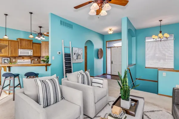 $299,900 | 2101 East Brookstone Street, Derby, KS 67037