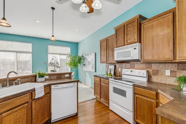 $299,900 | 2101 East Brookstone Street, Derby, KS 67037