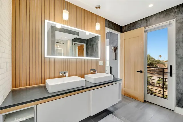 $2,949,000 | 620 Huntington Street, Huntington Beach, CA 92648