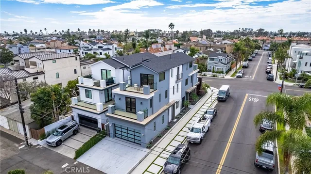 $2,949,000 | 620 Huntington Street, Huntington Beach, CA 92648