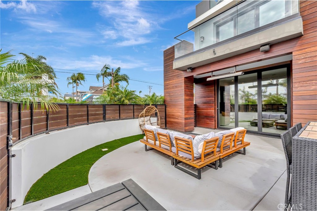 620 Huntington Street Huntington Beach, CA 92648 - Photo 9 of 65