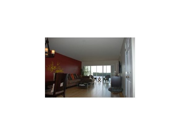 307 Southeast Goodlette Road North, Unit 402B Naples, FL 34102 - Photo 3 of 16 LIVING ROOM