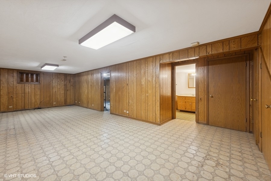 314 Fuller Road Hinsdale, IL 60521 - Photo 16 of 21 a view of an empty room