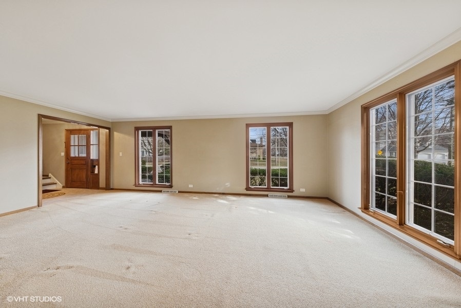 314 Fuller Road Hinsdale, IL 60521 - Photo 3 of 21 an empty room with windows