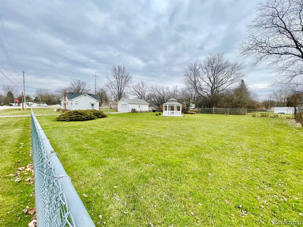 6209 Corunna Road Flint, MI 48532 - Photo 3 of 5