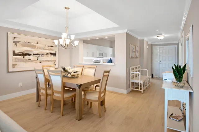 $1,099,000 | 105 La Peninsula Boulevard, Unit 105, Naples, FL 34113