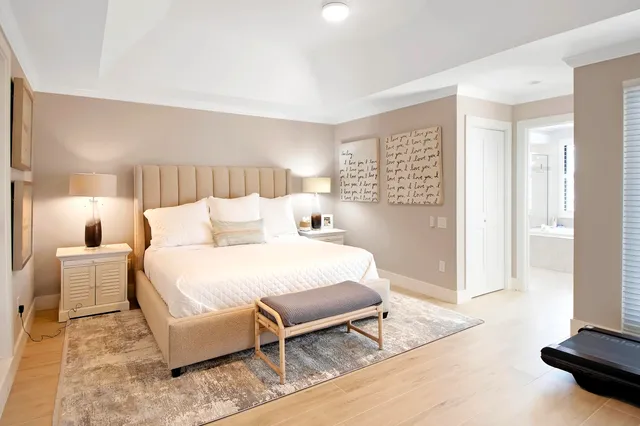 $1,099,000 | 105 La Peninsula Boulevard, Unit 105, Naples, FL 34113