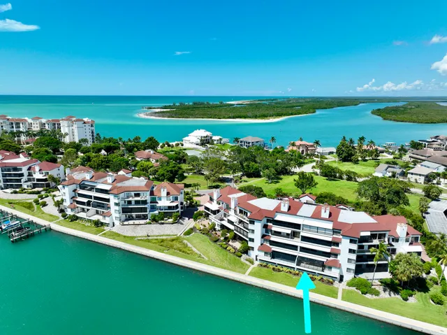 $1,099,000 | 105 La Peninsula Boulevard, Unit 105, Naples, FL 34113