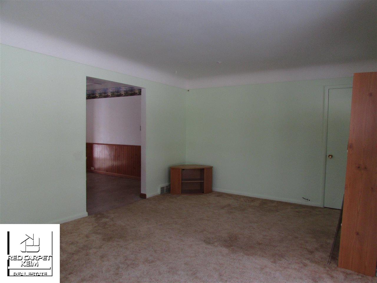 8282 East Coldwater Road Davison, MI 48423 - Photo 4 of 29 50065519-3.JPG