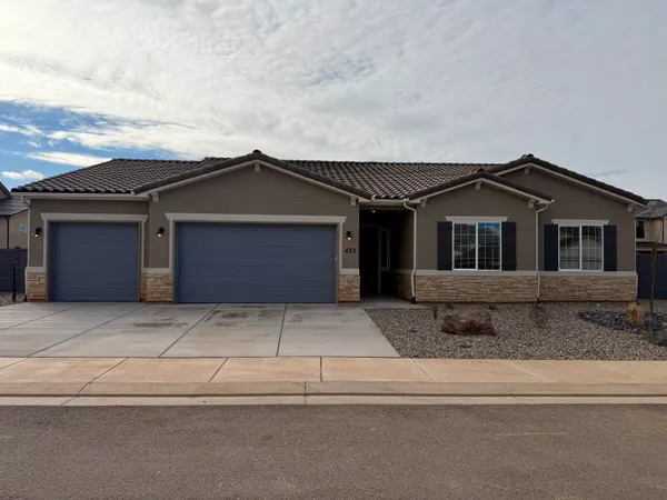 $809,950 | 432 East 4290 South, Unit LOT 300, Washington, UT 84780