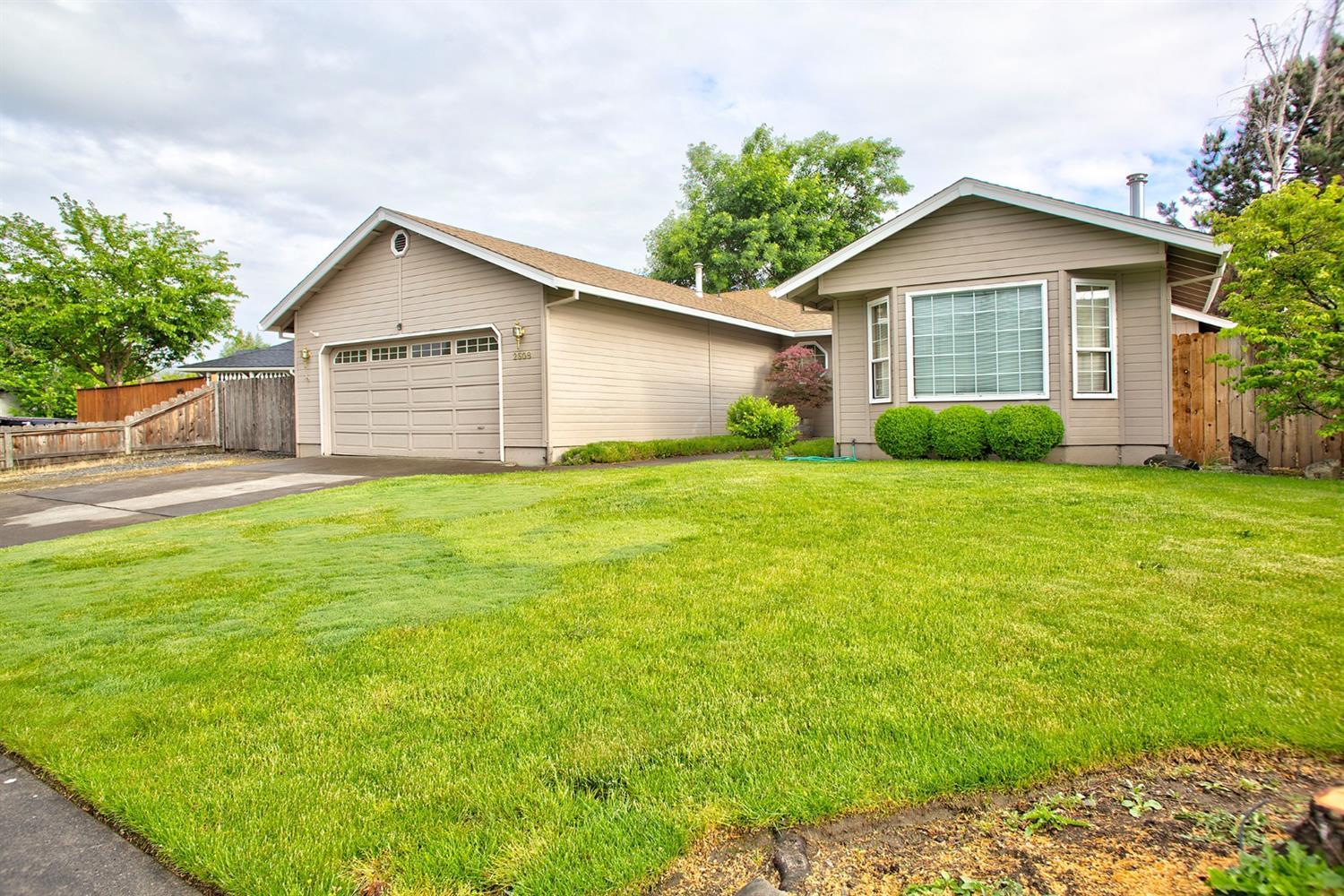 2508 Roberts Road Medford, OR 97504 - Photo 2 of 23 Additional Photo