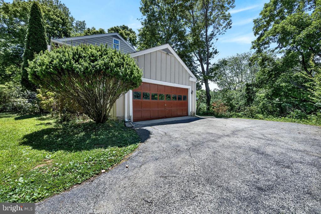 718 Darby Paoli Road Newtown Square, PA 19073 - Photo 4 of 30
