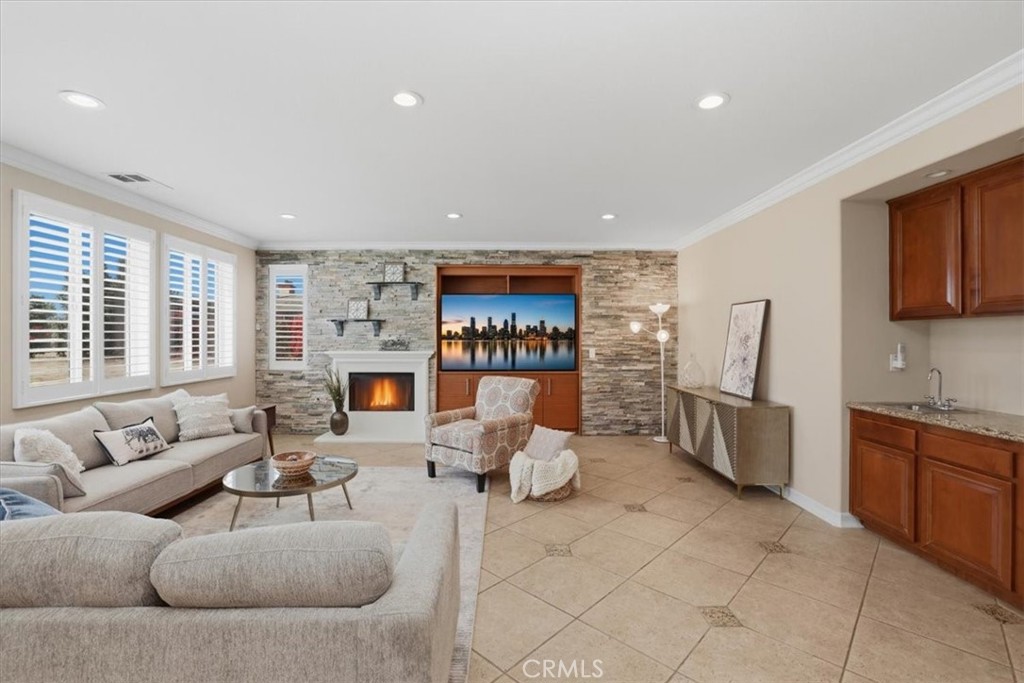16795 Eagle Peak Road Riverside, CA 92504 - Photo 21 of 74 Family Room