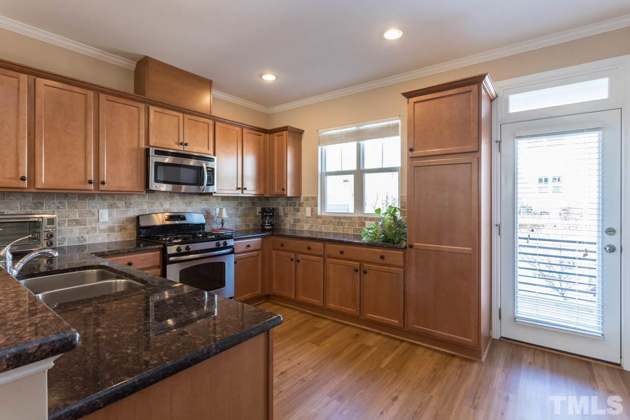 1429 Crafton Way Raleigh, NC 27607 - Photo 3 of 30