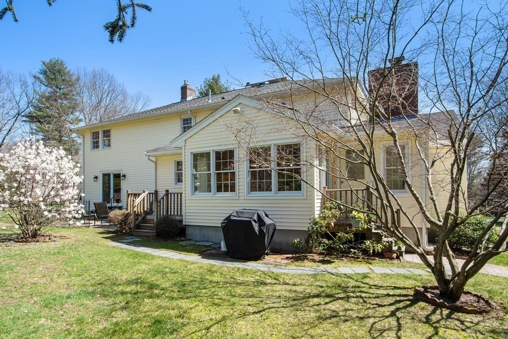 42 Forest Road Stow, MA 01775 - Photo 4 of 41