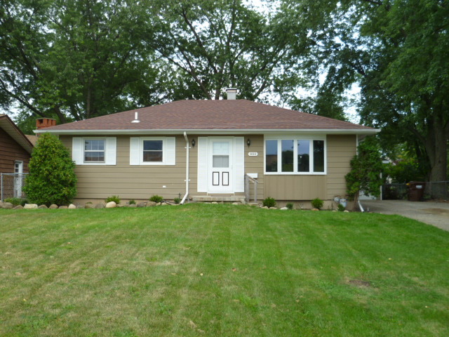 603 Nash Road Crystal Lake, IL 60014 - Photo 1 of 15
