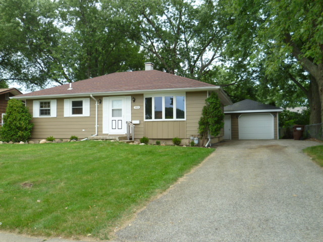 603 Nash Road Crystal Lake, IL 60014 - Photo 2 of 15
