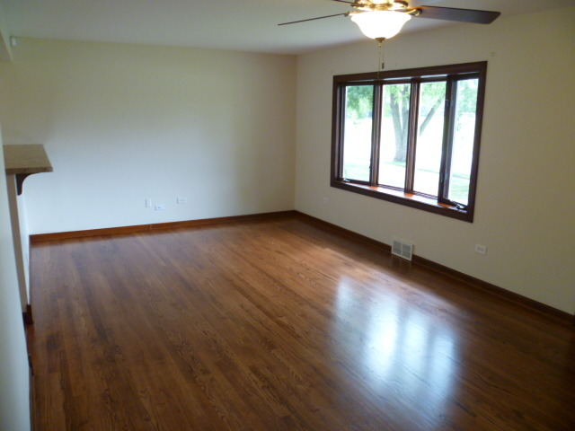 603 Nash Road Crystal Lake, IL 60014 - Photo 3 of 15