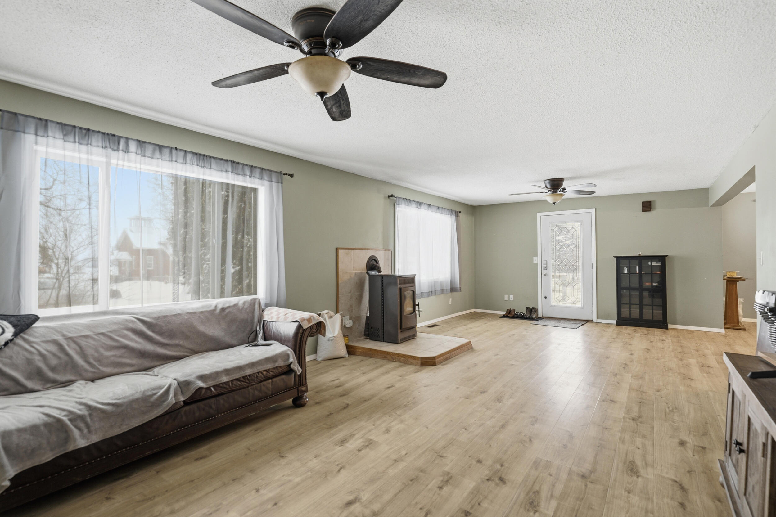 16480 16 Mile Road Big Rapids, MI 49307 - Photo 7 of 40 living room
