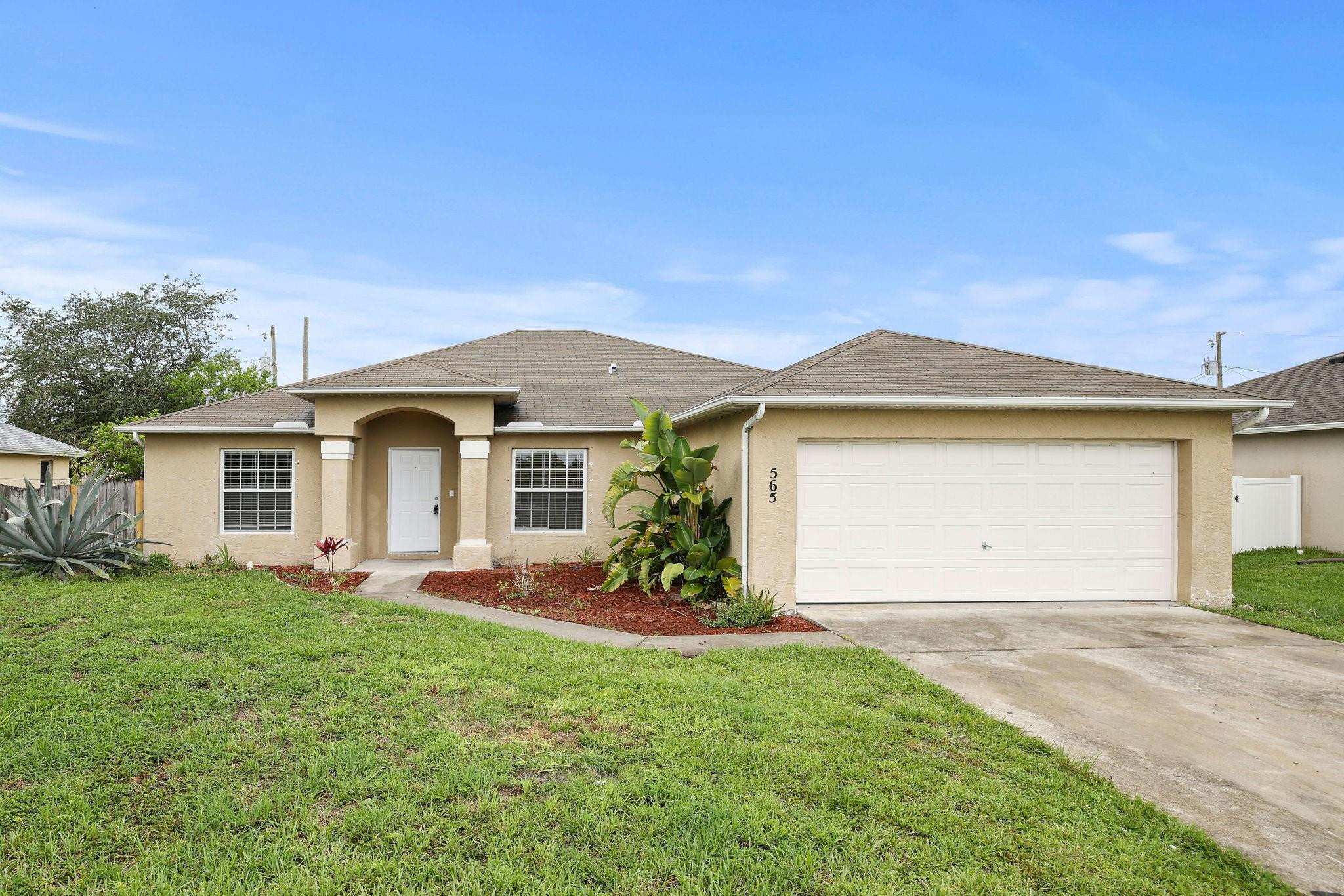 565 Southwest Undallo Road Port St. Lucie, FL 34953 - Photo 4 of 42 Photo 4