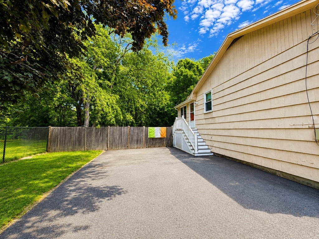 174 Damon Road Rockland, MA 02370 - Photo 5 of 22