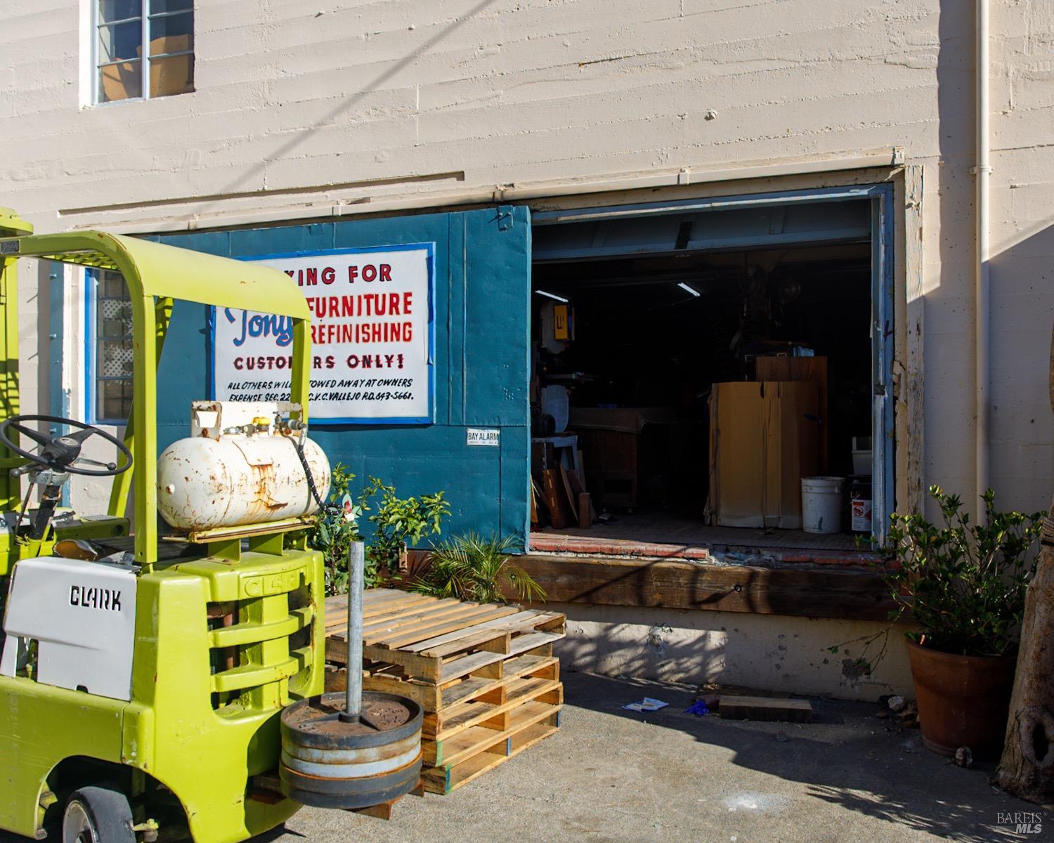 345 Tennessee Street Vallejo, CA 94590 - Photo 5 of 19