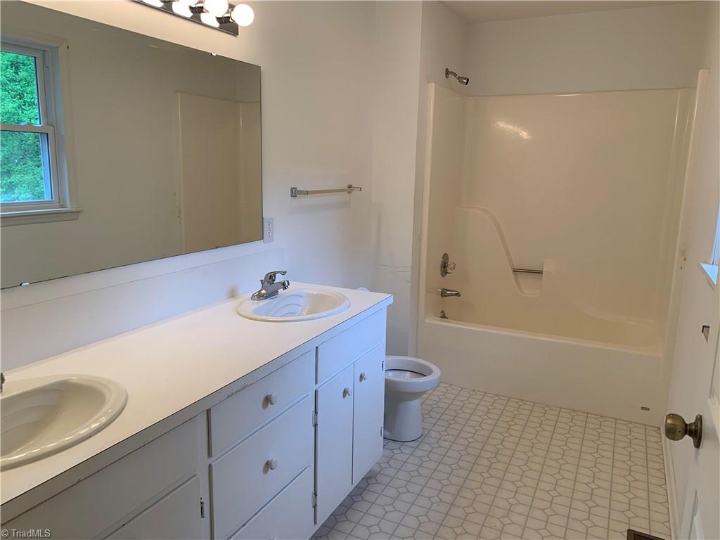 862 Champion Road Ferguson, NC 28624 - Photo 6 of 11 Gallery Image 6